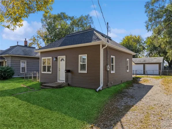2521 Logan Ave, Des Moines, IA 50317