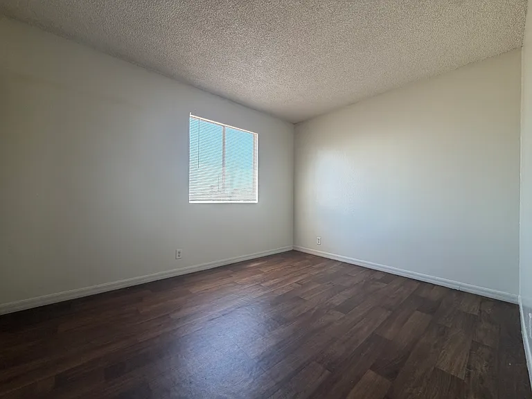 3205 E Earll Dr #8 — Photo 10