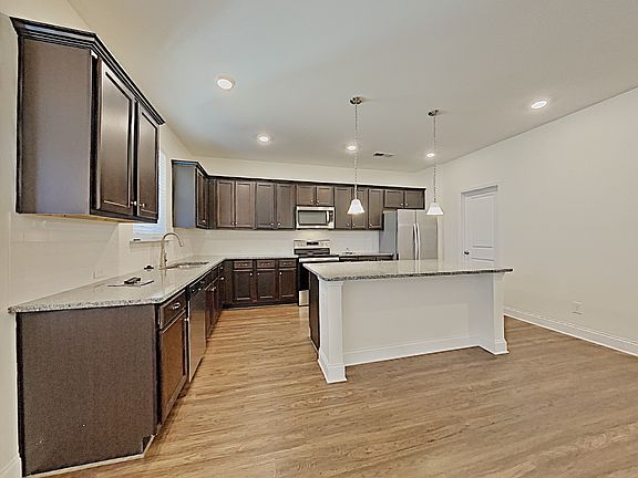 5th image of 234 Lake Vista Dr