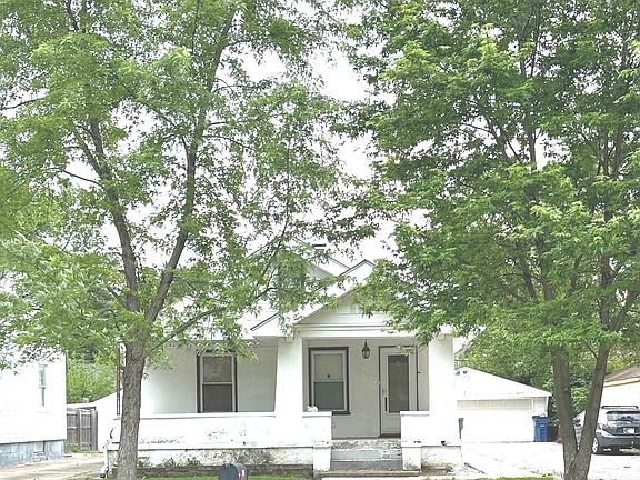2nd image of 2731 Denison St