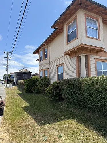 2303 B St Photo 1