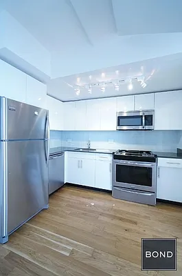 Rented by Bond New York | media 4