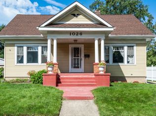 1026 Augusta Ave, Elgin, IL 60120