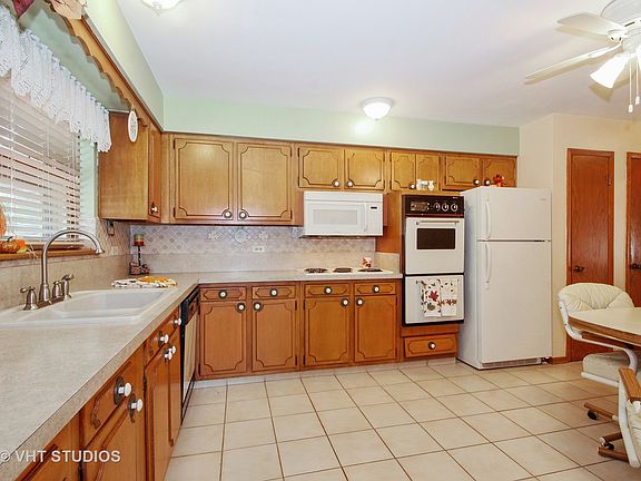 4th image of 10429 S 51st Ct