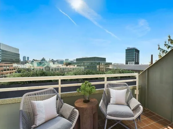 4 Canal Park APT 701, Cambridge, MA 02141