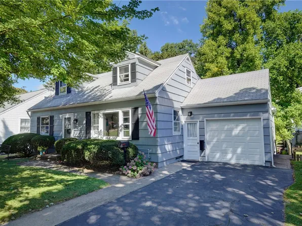 276 Zuber Rd, Rochester, NY 14622