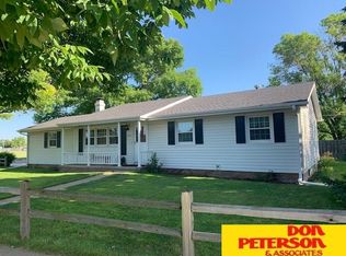 1940 Bramblewood Ln, Fremont, NE 68025