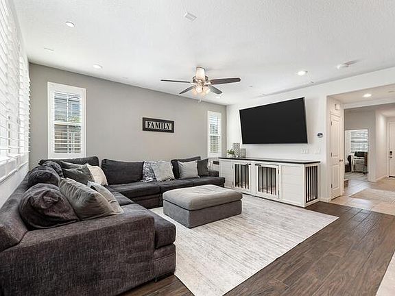 3rd image of 1291 Goldenrod Way