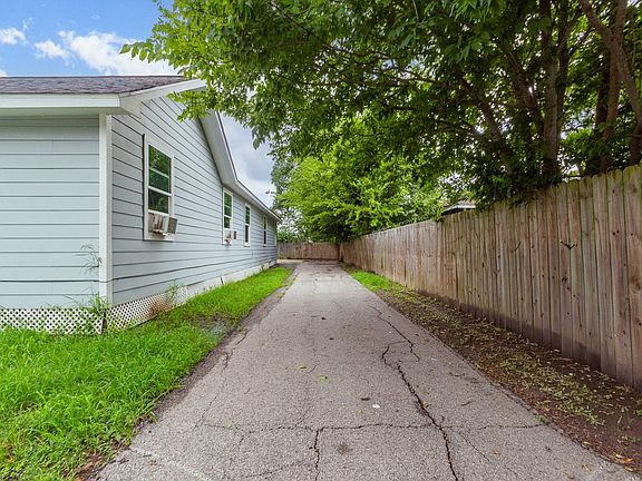 5th image of 3007 Tuam St