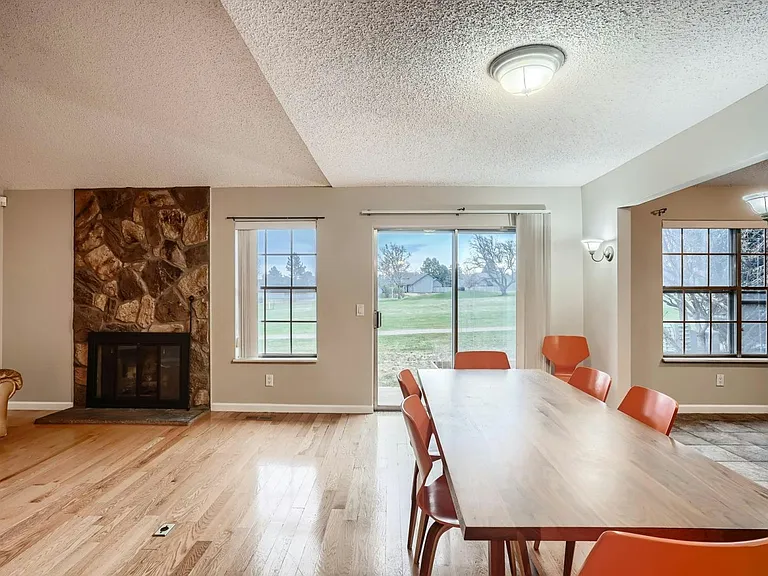 2528 S Vaughn Way #D — Photo 7