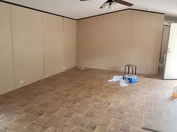5th image of 703 Fir Ln