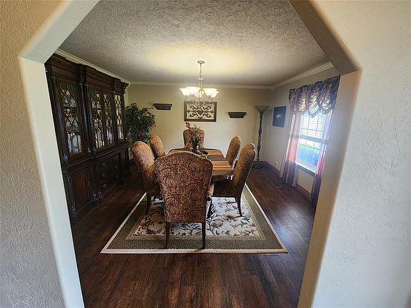 4th image of 401 S Coblake St