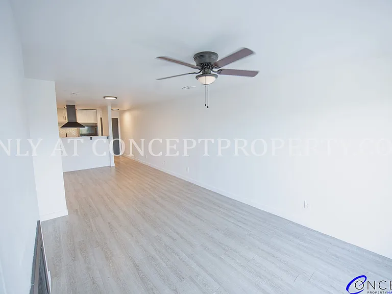 Avenue View Apartments — Photo 15