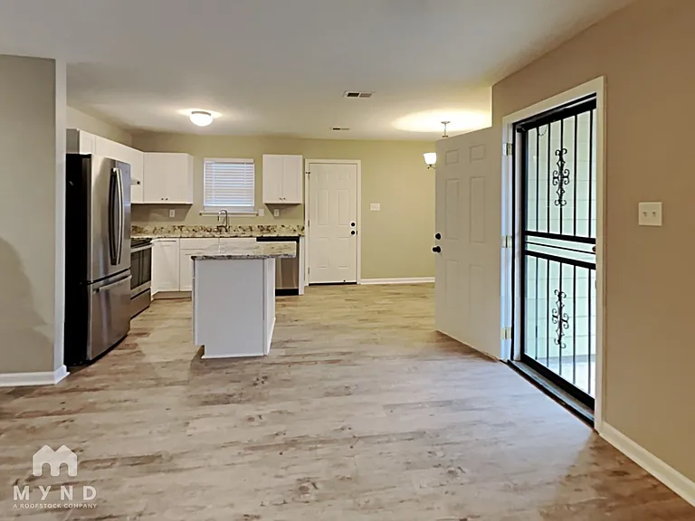 3385 Reynard Rd — Photo 3