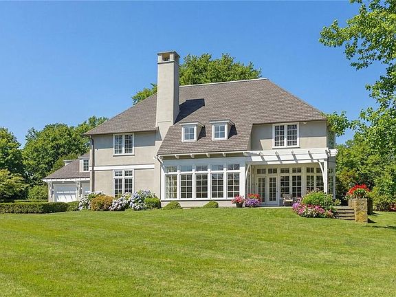 3rd image of 9 Ocean Lawn Ln