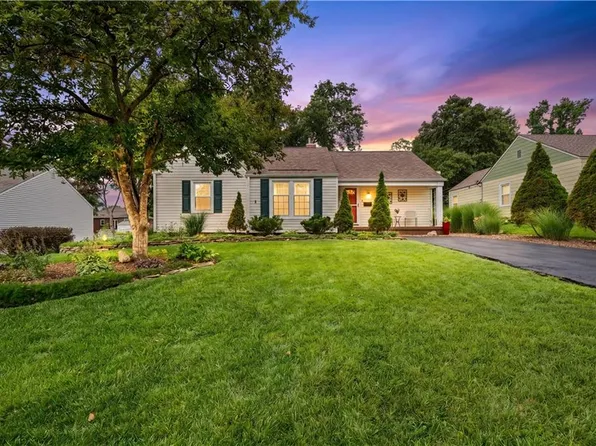 5824 Floyd St, Overland Park, KS 66202