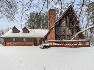 1596 E Ednor Ct, Midland, MI 48640
