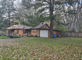 228 W River St, Cave Junction, OR 97523