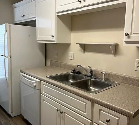 5th image of 6013 Sanibel Dr