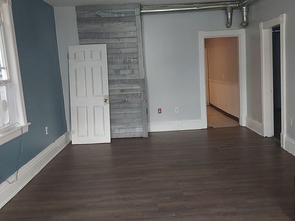 4th image of 72 Heartt Ave #2