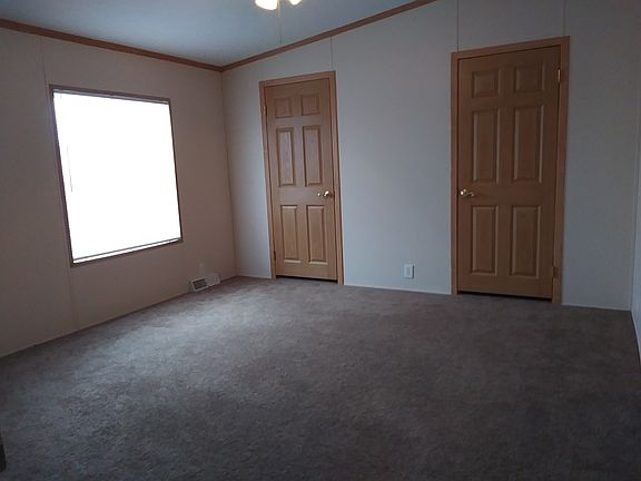 3rd image of 2076 Hickory Ln #135