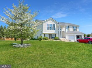 11838 White Pine Dr, Hagerstown, MD 21740