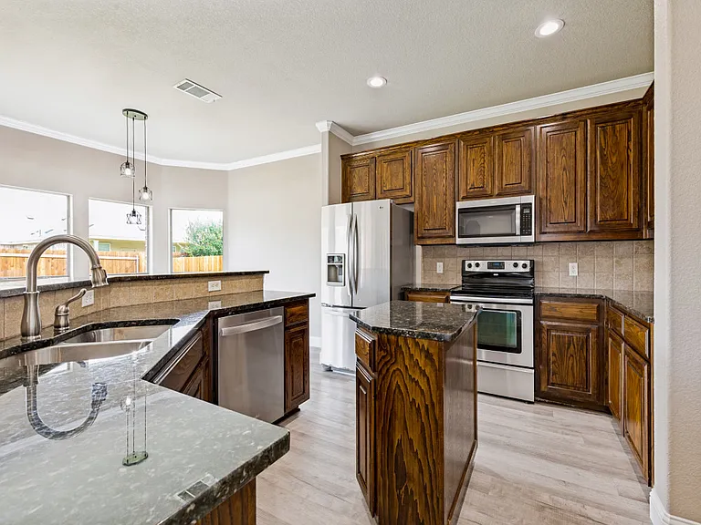 455 Chisholm Trl — Photo 3