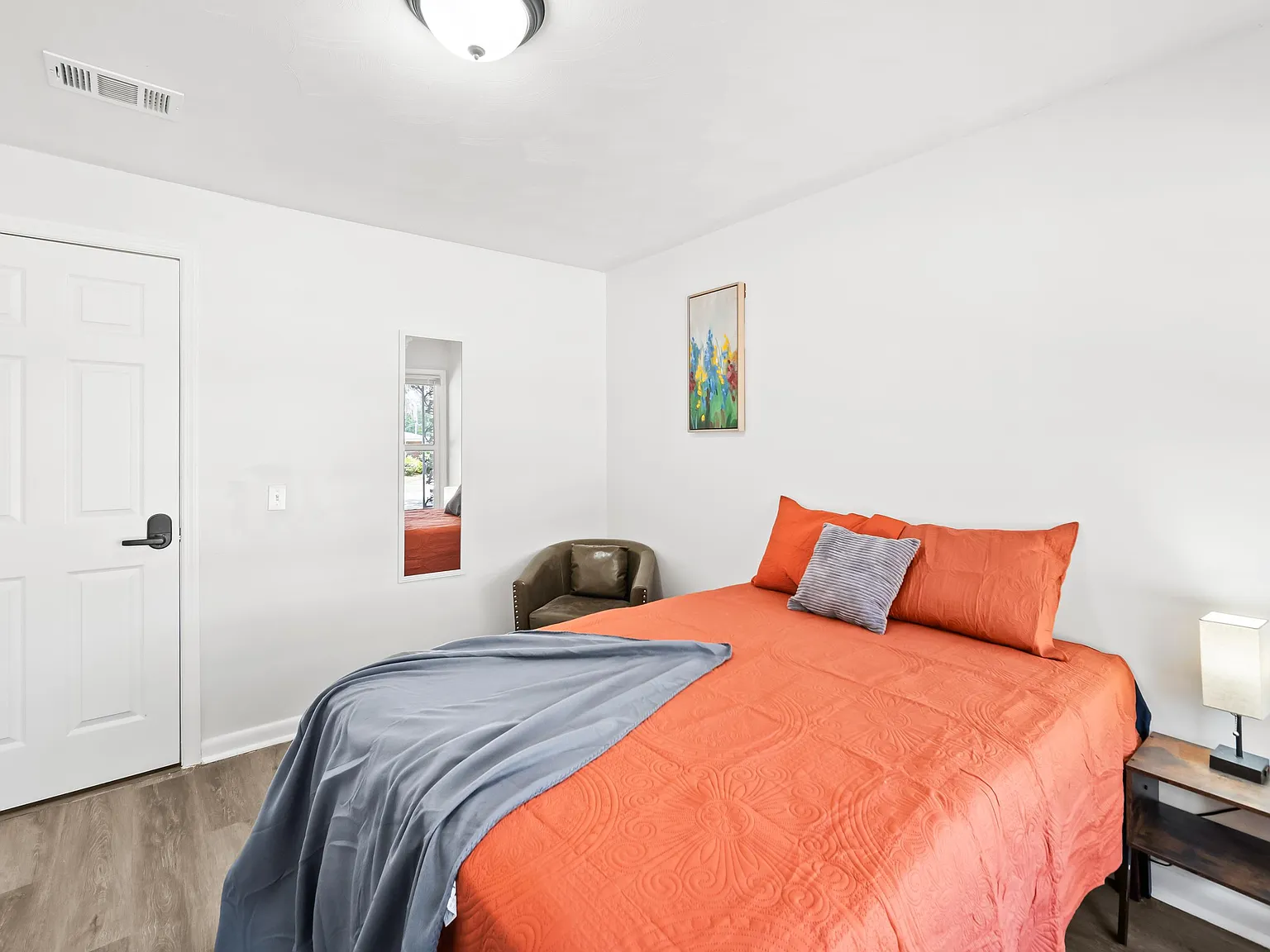 4 bed, 2.5 bath, 2349 sqft, $719 — Photo 3