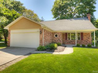 7701 Burgundy St, Canton, MI
