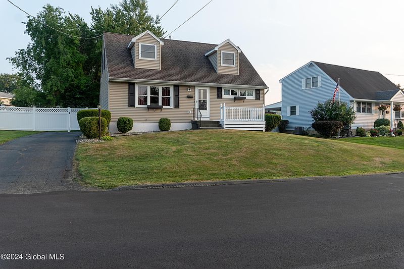 4th image of 14 McClelland Avenue