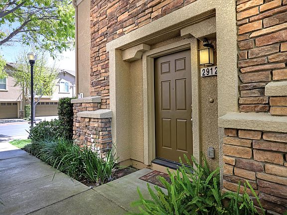 2nd image of 3301 N Park Dr Unit 2912