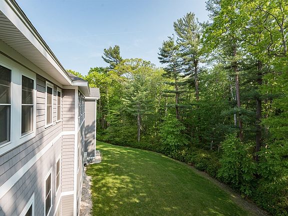 3rd image of 2 Longwood Ln #74