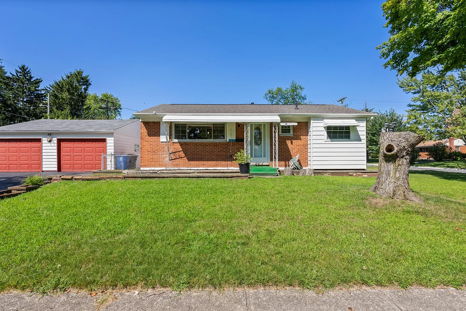 1089 S Yearling Rd photo 1
