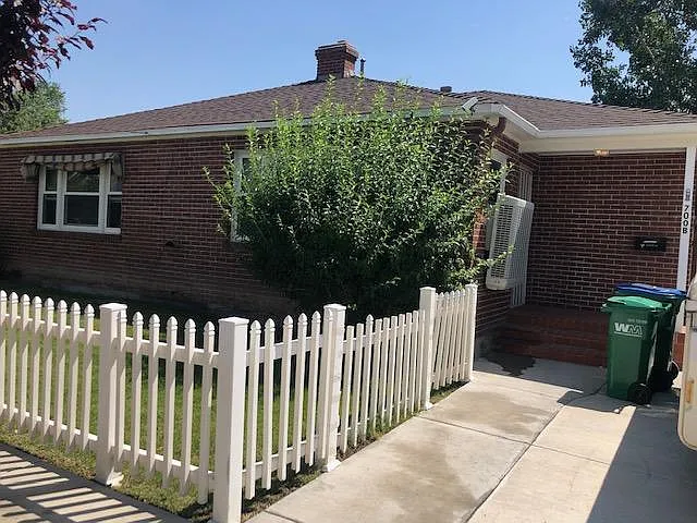 700 Locust St photo 1