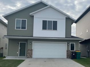 2714 10th St W, West Fargo, ND