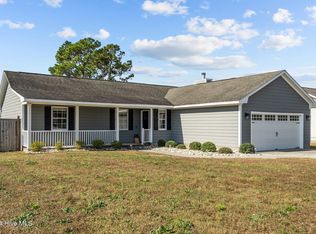 500 Sand Ridge Rd, Hubert, NC 28539