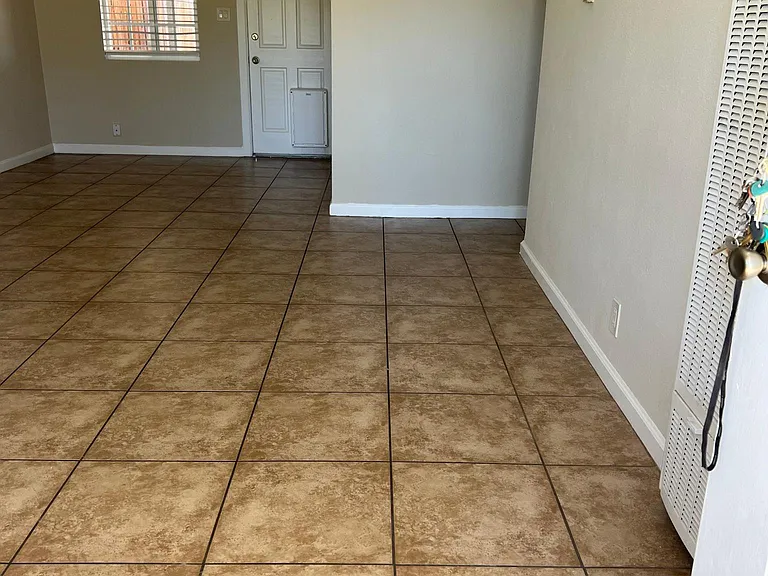 324 Oasis Dr — Photo 4