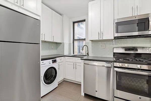 Rented by Compass | media 28