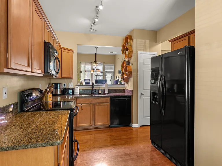 418 Cedar Pines Dr — Photo 8