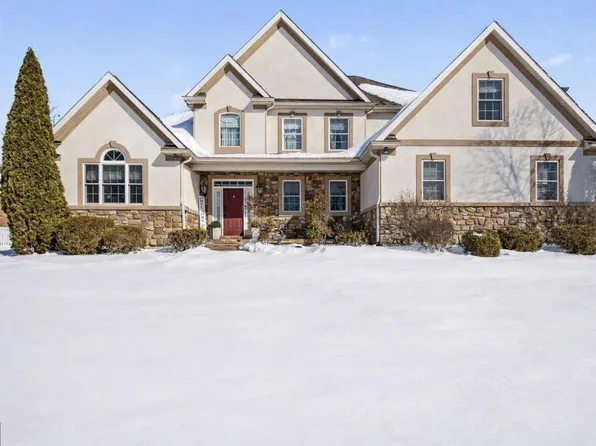 2452 Mercedes Ct, Harrisburg, PA 17112