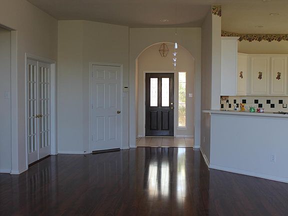 3rd image of 4314 Chestnut Grv