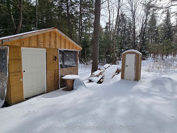 4th image of 97 Maple Rd