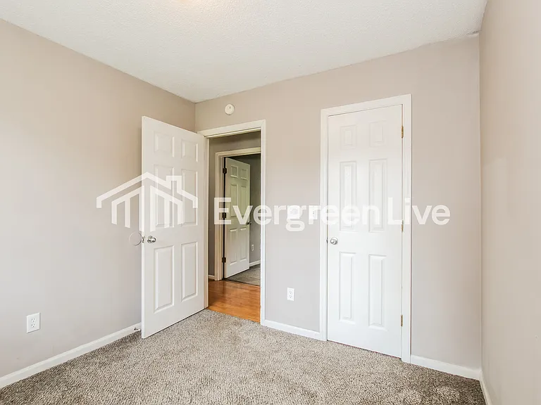 161 Buckingham Cir — Photo 11