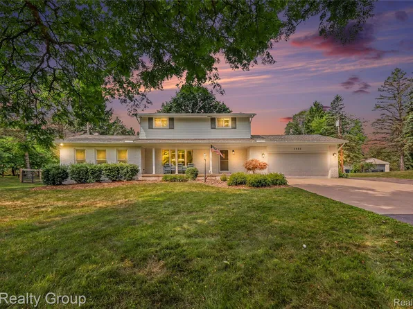 3426 Hadden Rd, Rochester Hills, MI 48306