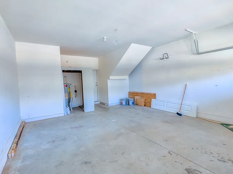 2281 Betsy Ross Ln — Photo 20