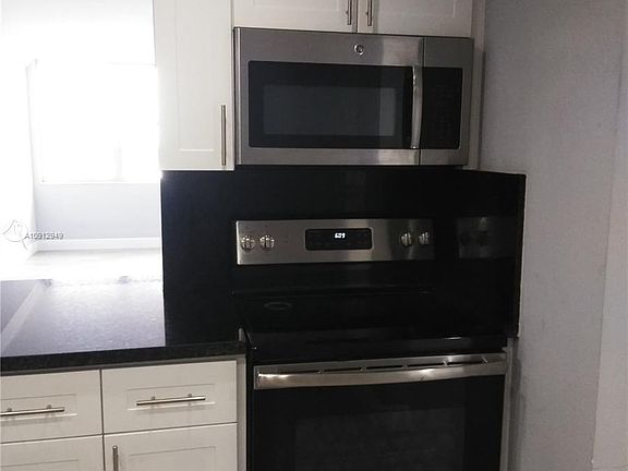 4th image of 1301 Miami Gardens Dr APT 1613W