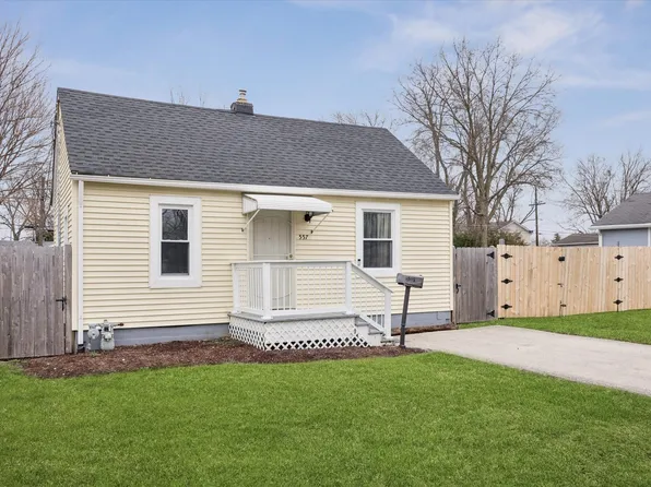 557 Howard Ave, Aurora, IL 60506