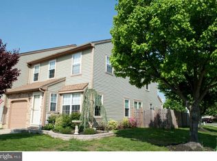 33 Hollowell Way, Mount Laurel, NJ 08054