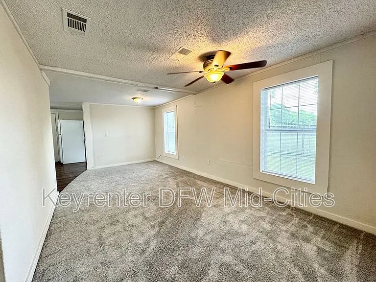 313 Worthview Dr — Photo 8