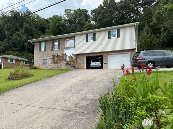 612 Foothills Rd